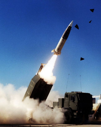 美国陆军新型战术导弹开始研制 射程近500公里