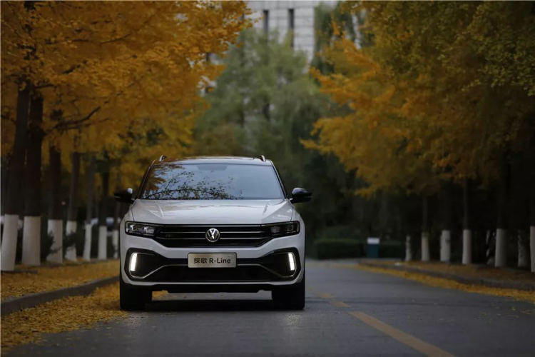 BOB全站富家后生仔——试驾一汽-大众T-ROC探歌280TSI R-line(图1)