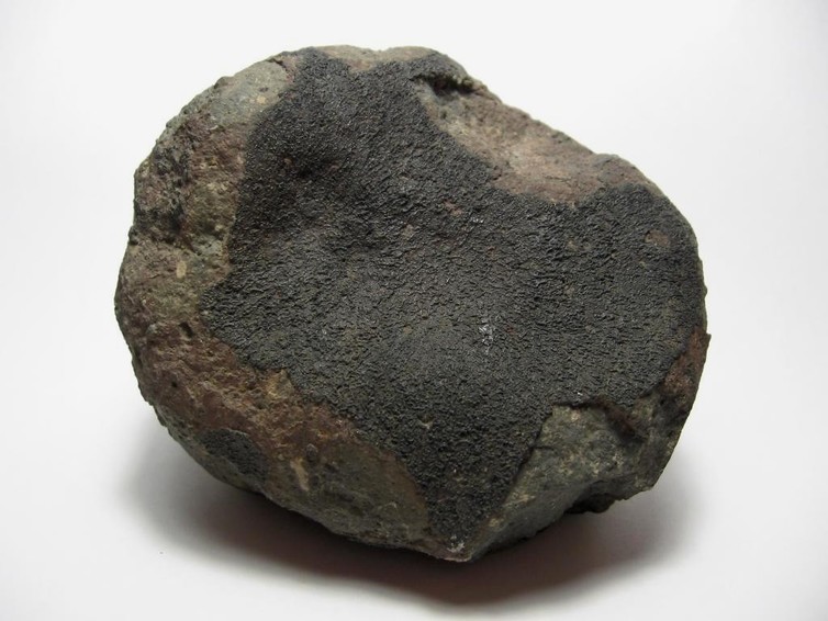 碳灰月球陨石图片