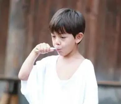 科学放大镜;宝爸宝妈;育儿;口腔卫生 科学放大镜;宝爸宝妈;育儿;口腔卫生