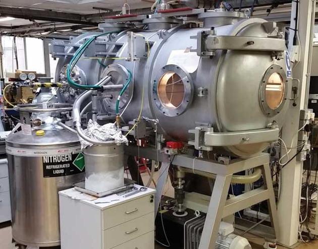 英国开放大学的火星环境模拟舱,其内部可以模拟火星表面的强辐射,低温低压等环境条件