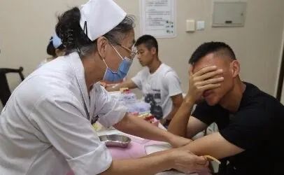 科学放大镜;打针;输液 科学放大镜;打针;输液