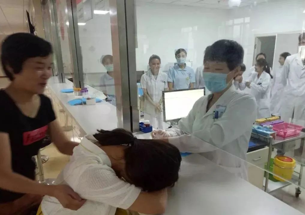 科学放大镜;打针;输液 科学放大镜;打针;输液