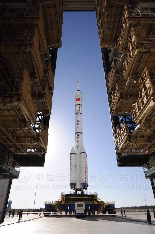 长二F火箭,发射升空