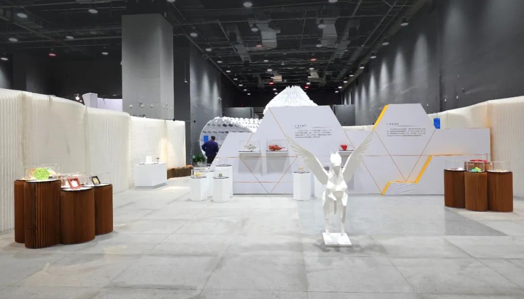 “纸来折往”展区